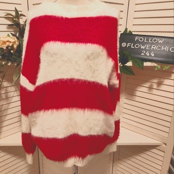 BP NORDSTROM OVERSIZED FLUFFY WHITE/RED STRIPED SWEATER SIZE MED OVERSIZED - Picture 2 of 8